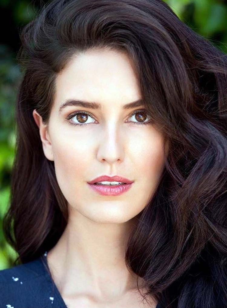 Isabelle Kaif Age , Height , Career , Boyfriend , Family and More